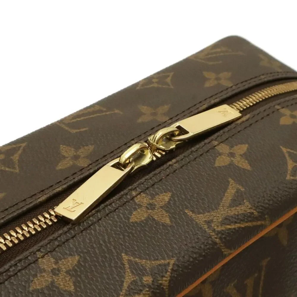 Louis Vuitton delivery duty
